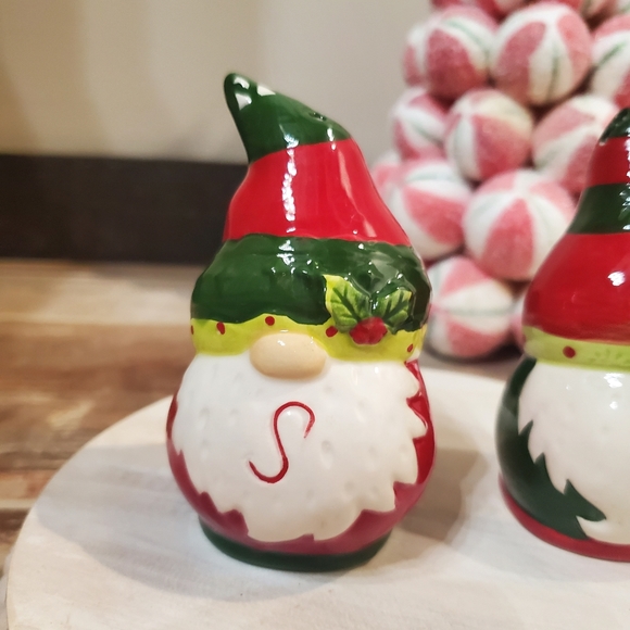 Holiday Gnome Salt & Pepper Shaker Set - Picture 2 of 6